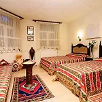 Ipek 4*